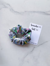 Load image into Gallery viewer, WEEKLY DUO Wild Flower Scrunchie Duo