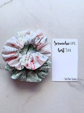 Load image into Gallery viewer, WEEKLY DUO Sugarplum Visions Scrunchie Duo