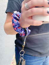 Load image into Gallery viewer, Scrunchie Key Ring Bracelet Leather Adapter