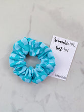 Load image into Gallery viewer, WEEKLY DUO Velvet Bunny Jelly Bean Scrunchie Duo